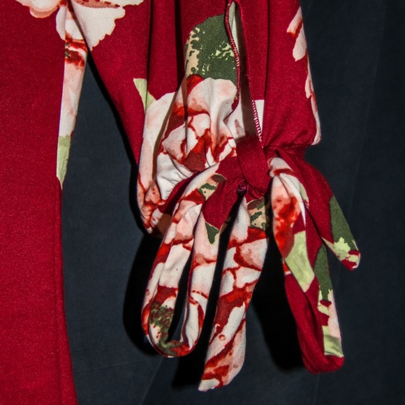 *NEW* Off-The-Shoulder Floral Print Blouse (M) - Picture 2 of 3